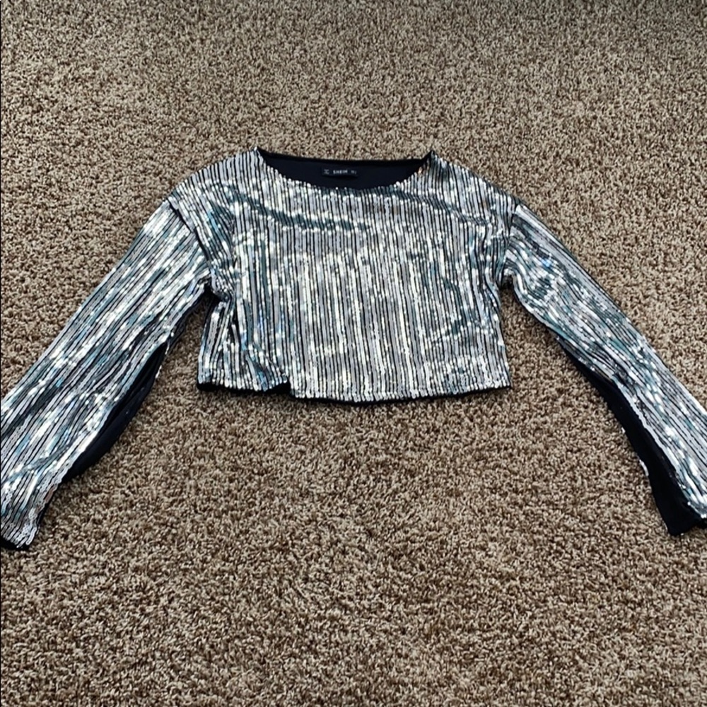 Sparkly crop long sleeve shirt